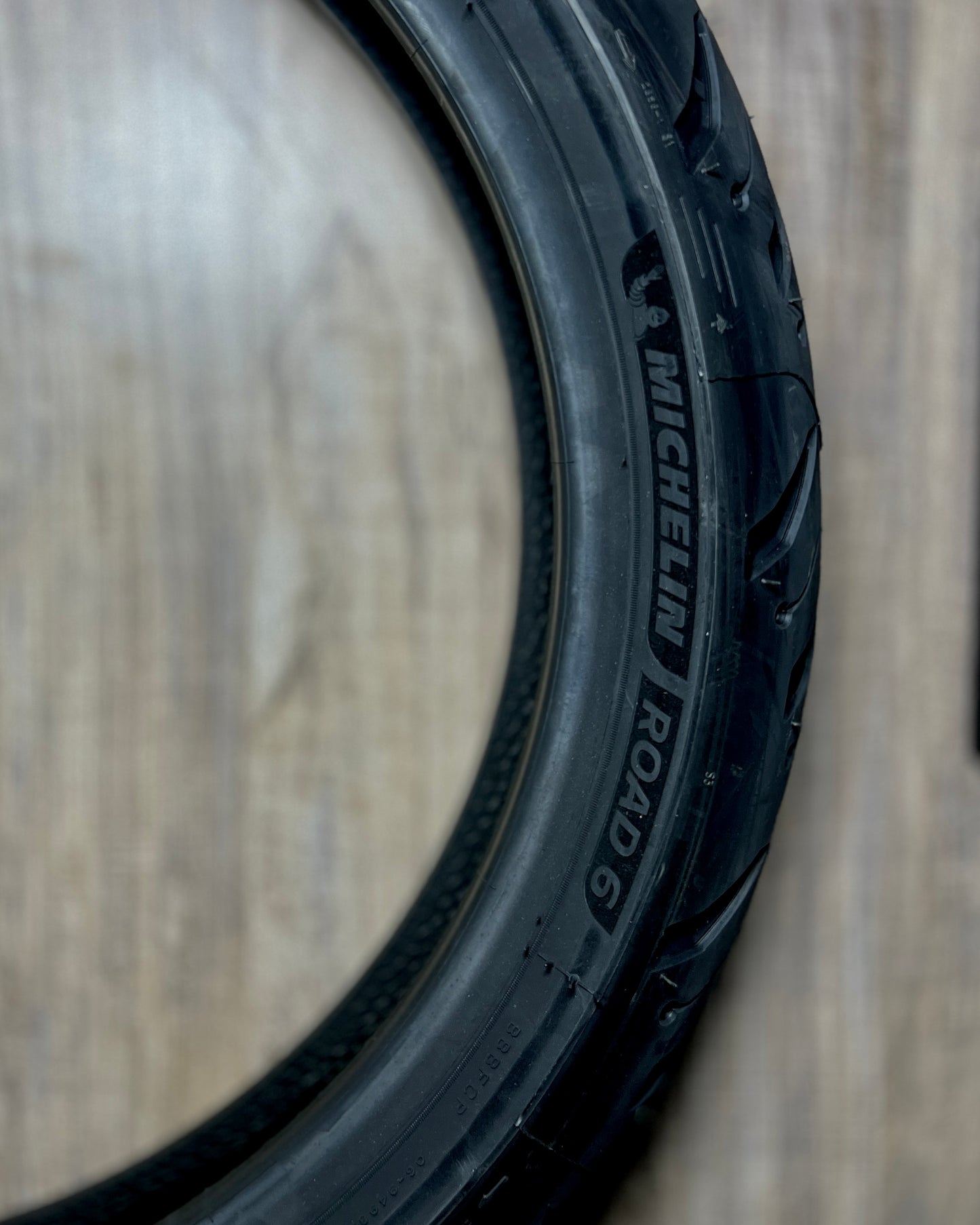 MICHELIN 110-70-17 ROAD 6