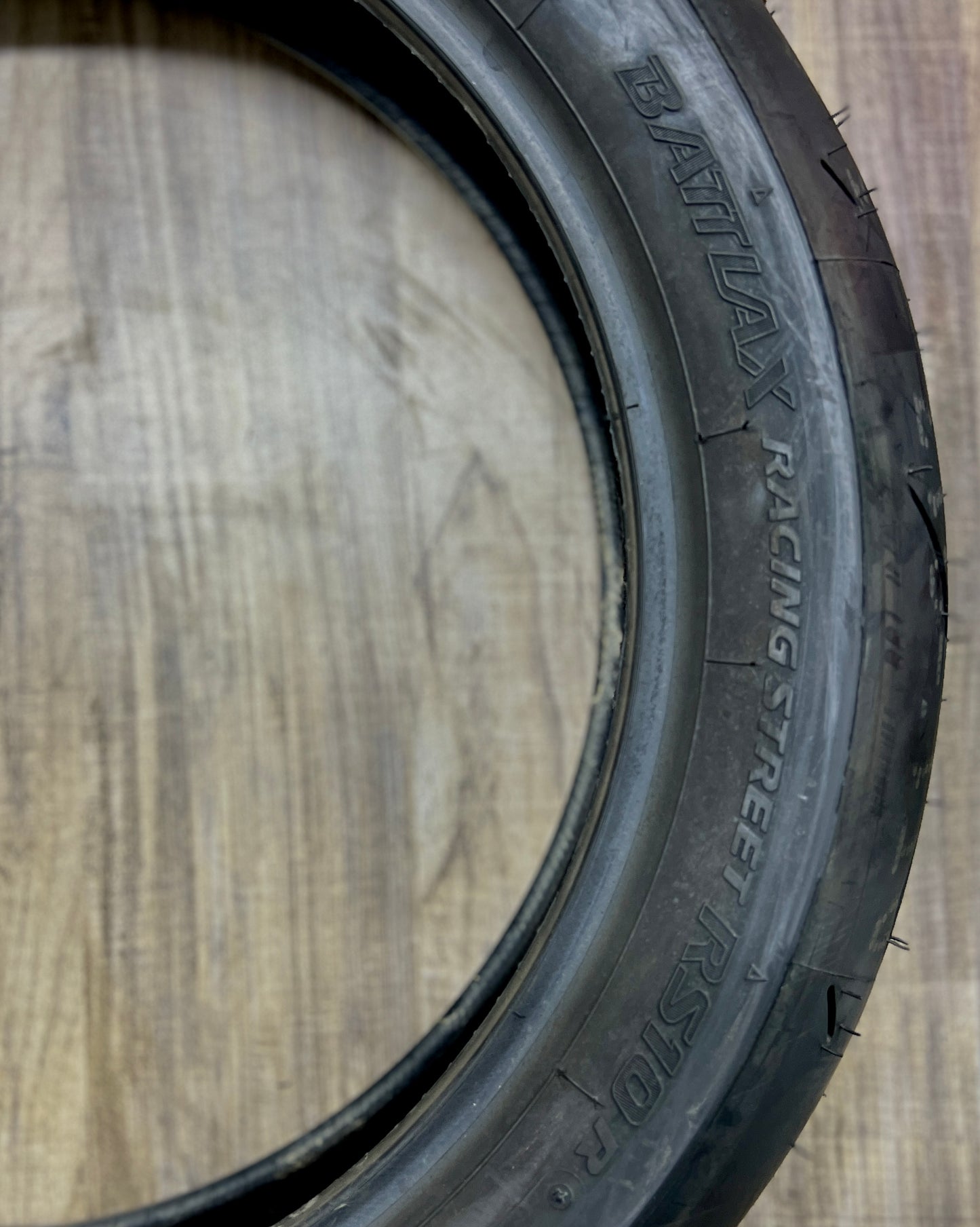 BRIDGESTONE 140-70-17 BATTLAX RS10