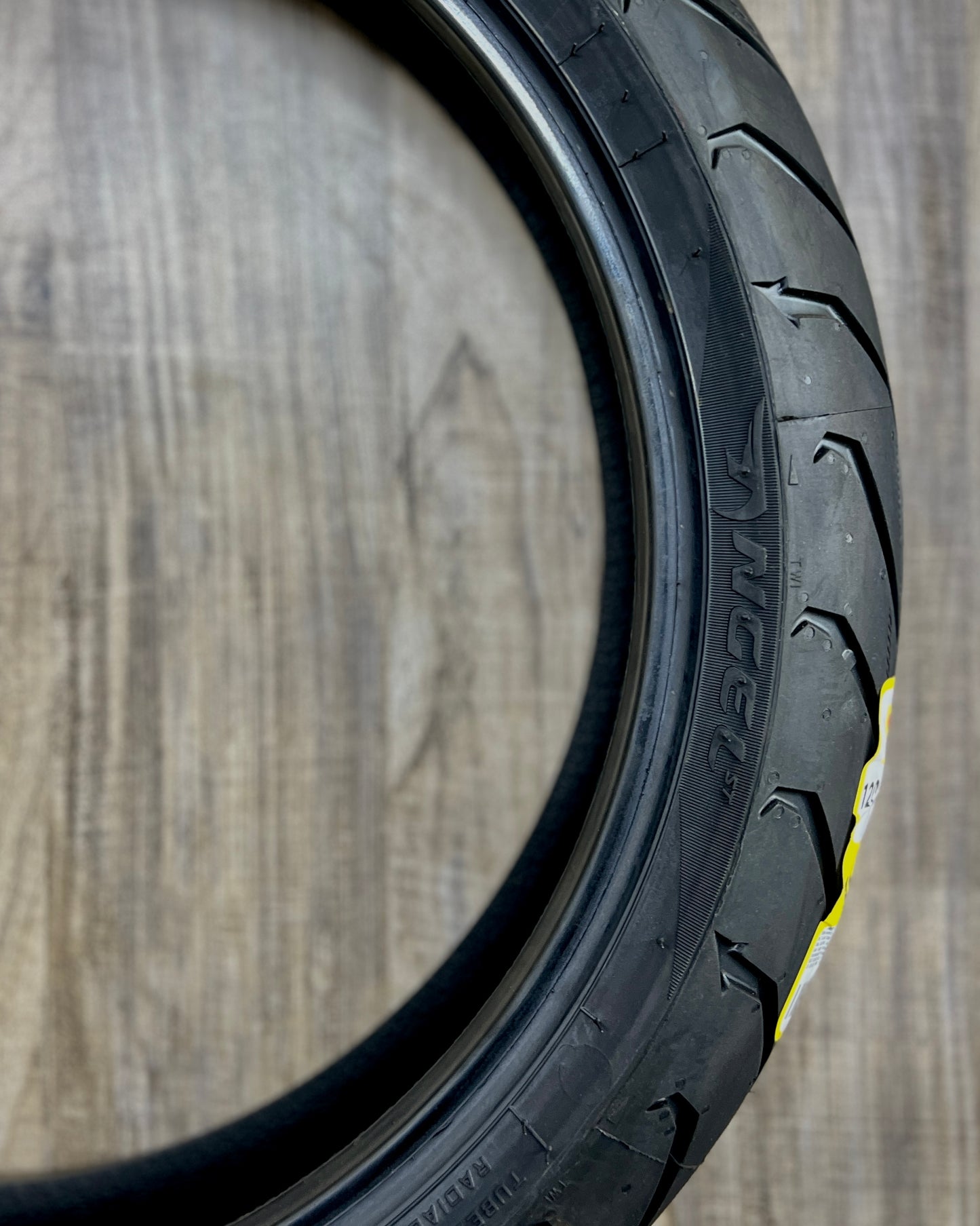 PIRELLI 120-70-17 ANGEL ST