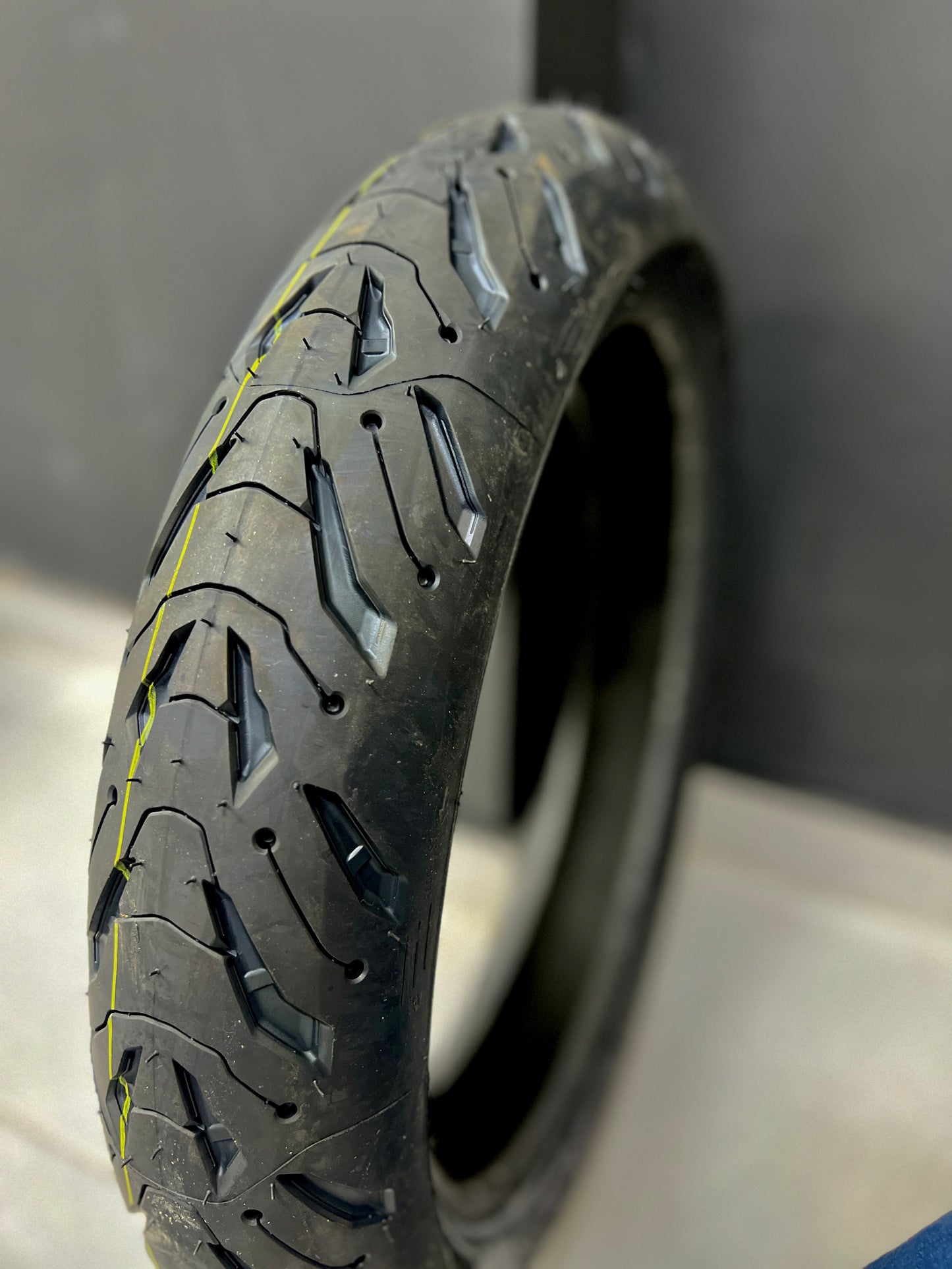 MICHELIN 120-70-17 ROAD 6