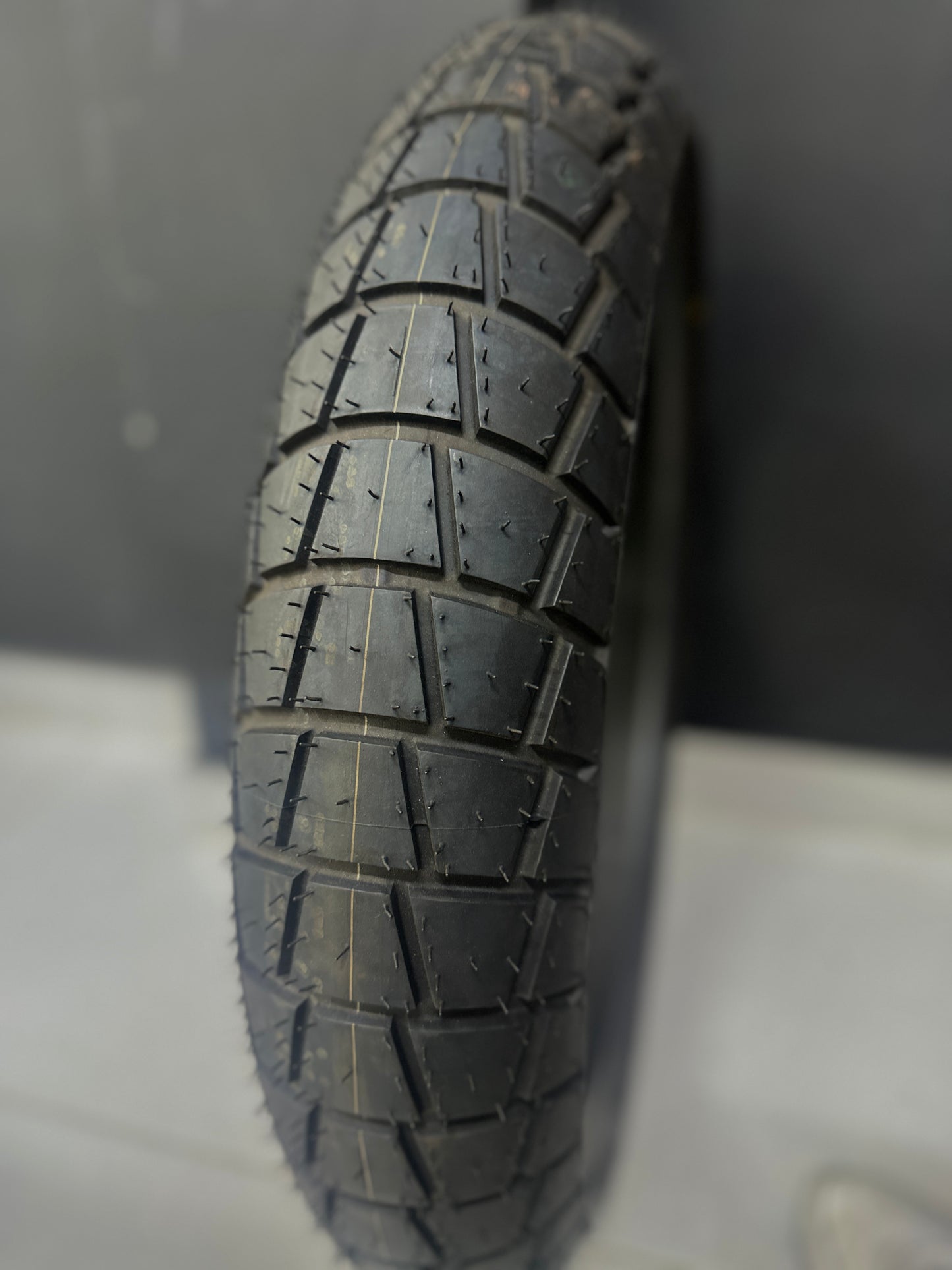 BRIDGESTONE 120-70-19 BATTLAX AT41