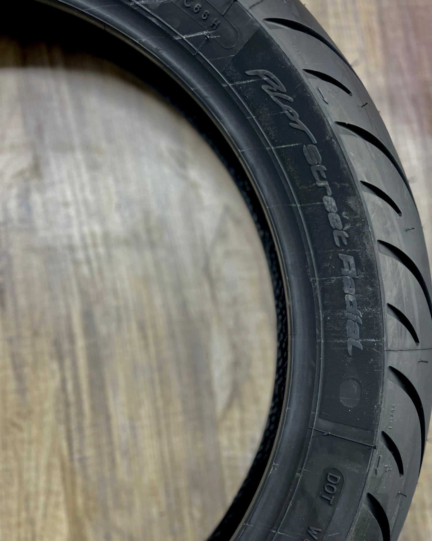 MICHELIN 140-70-17 PILOT STREET RADIAL